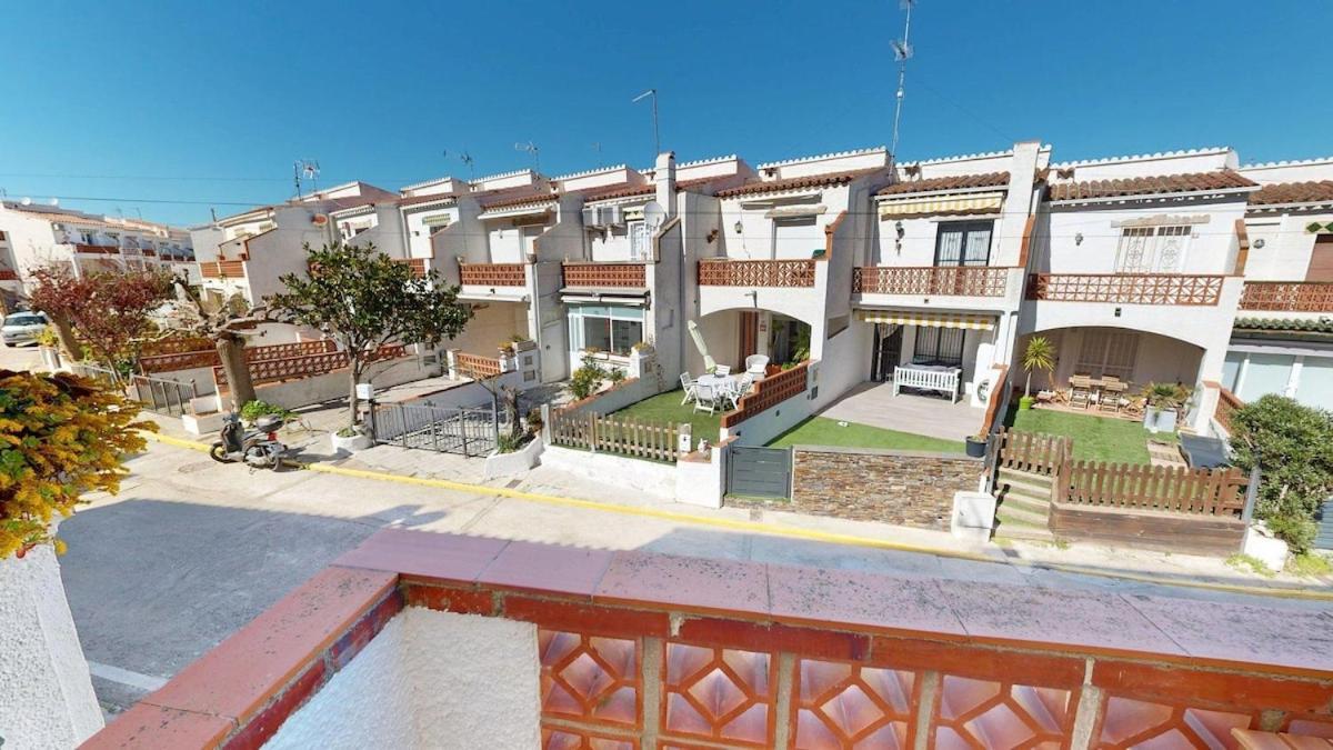 Maison Dans Piscine Holiday home