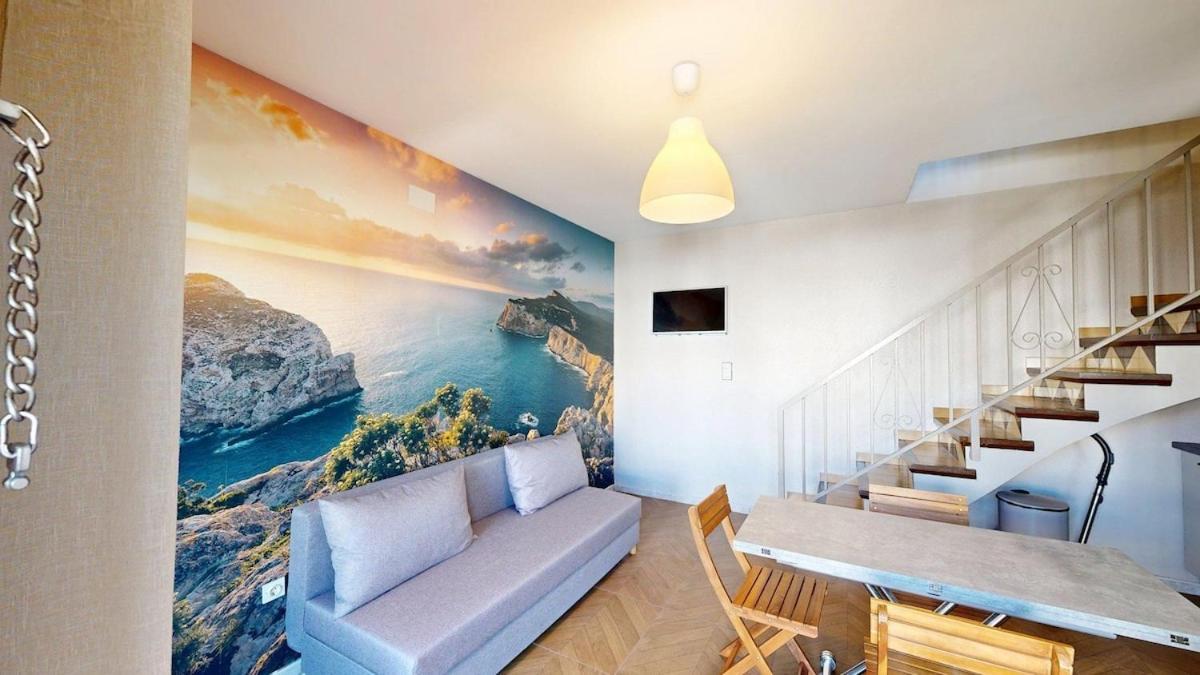 Holiday home Maison Dans Piscine Roses